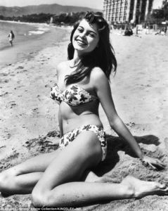 Brigitte Bardot bikiniben